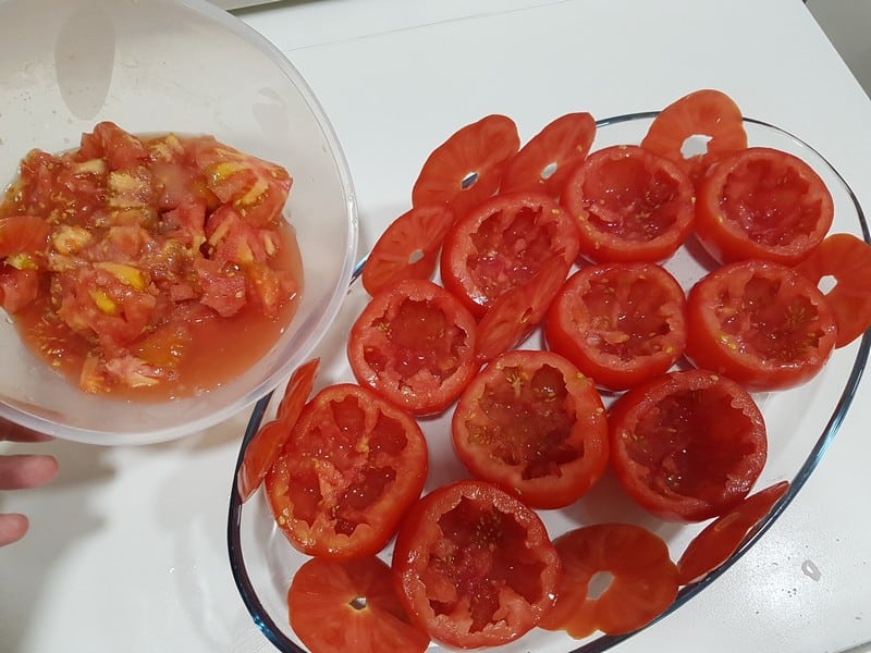 Tomates Rellenos Vegetarianos